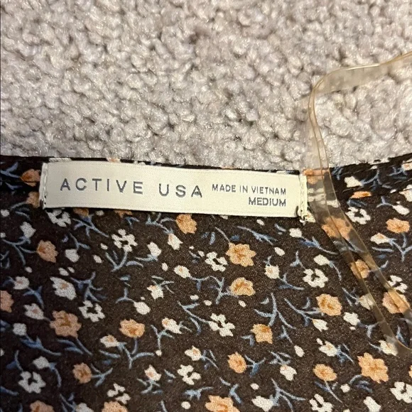 Active USA Black Floral Blouse - Picture 2 of 4